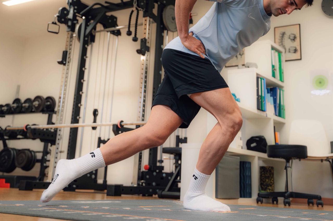 Ausfallschritt im Trainingsraum